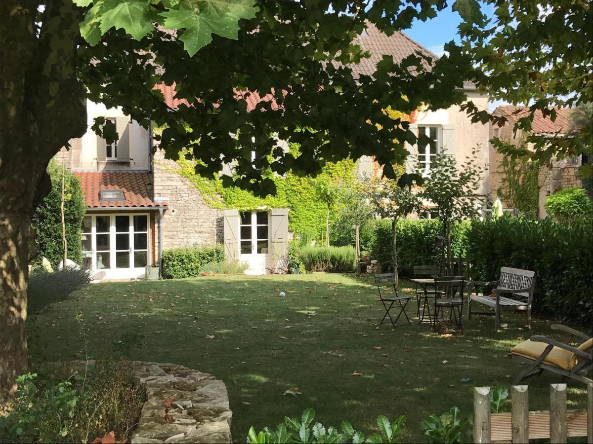 Le Relais De Scisse Hotell Saint-Gengoux-de-Scissé Exteriör bild